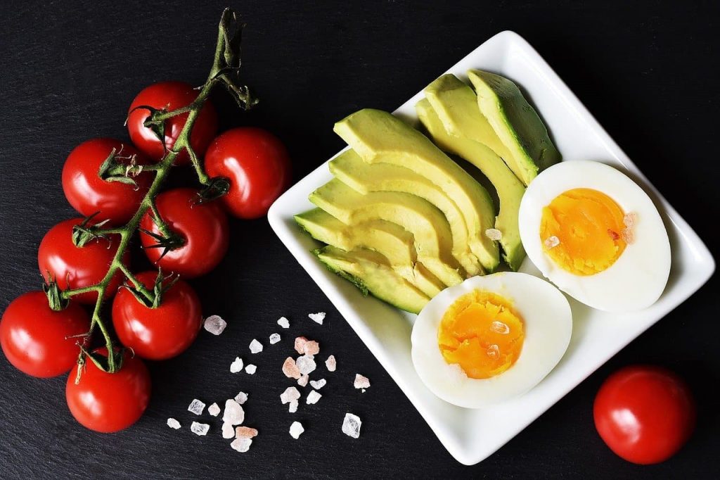 Egg tomato and avocado